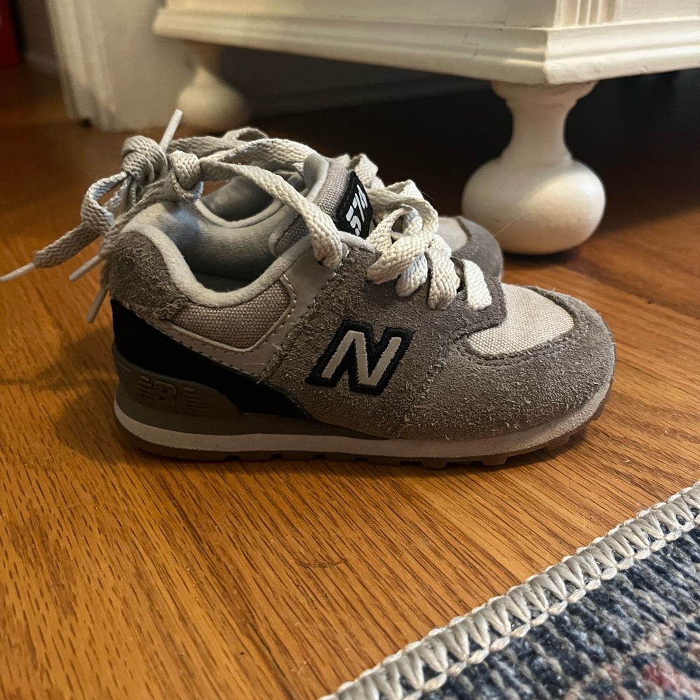 New Balance 574 toddler 7 sneakers